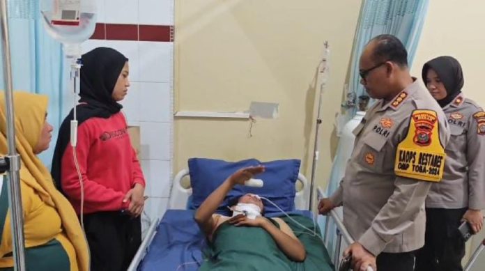 Korban saat di berinteraksi dengan Kapolrestabes Medan