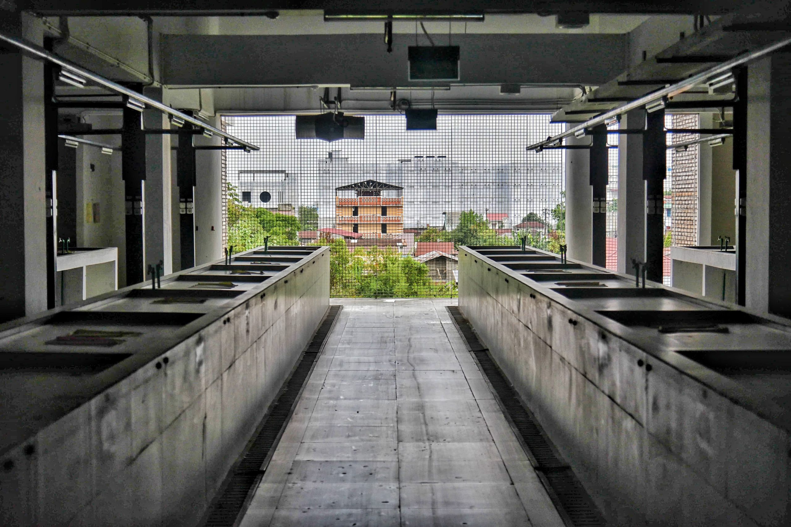 Lorong Pasar Aksara tampak kosong dari pedagang dan pembeli