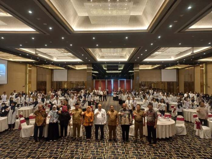 Pelatihan edukasi lingkungan hidup tematik mangrove bagi guru tingkat menengah di Provinsi Sumut (f:susan/mistar)