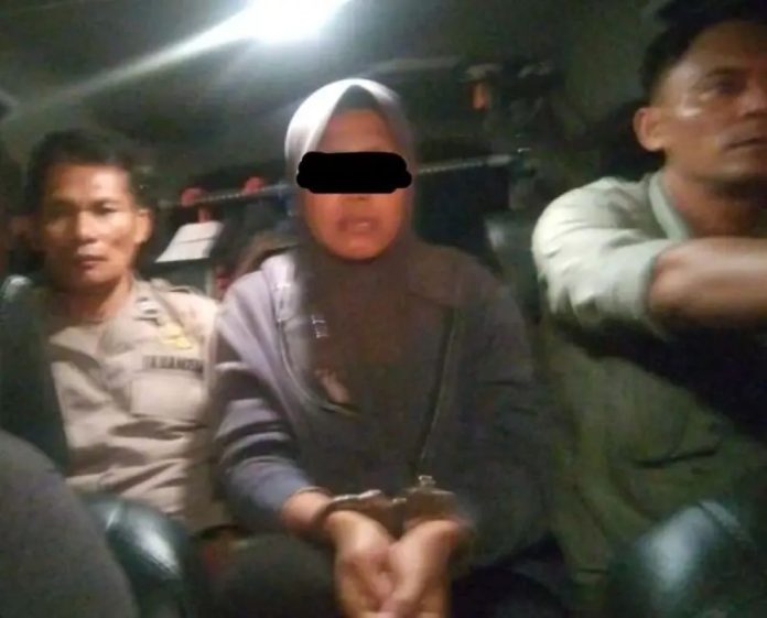 Pelaku yang membang bayinya ke parit diamankan polisi