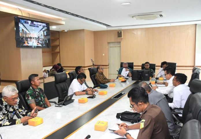 Rapat pemantauan pilkada yang digelar Tim Desk Koordinasi Pilkada Serentak Kemenko Polkam di Provinsi Sumatera Utara.