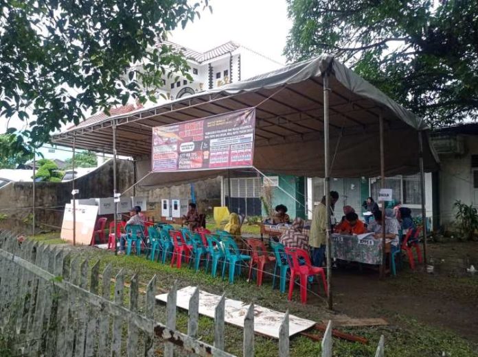 Proses pemungutan suara di salah satu TPS Kota Pematangsiantar.