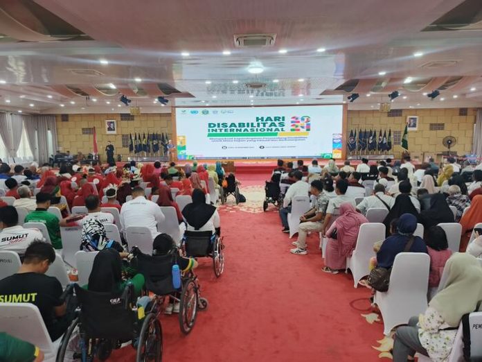 Hari peringatan disabilitas internasional 2024 tingkat Sumatera Utara di Aula Tengku Rizal Nurdin Kantor Gubsu. (f:iqbal/mistar)