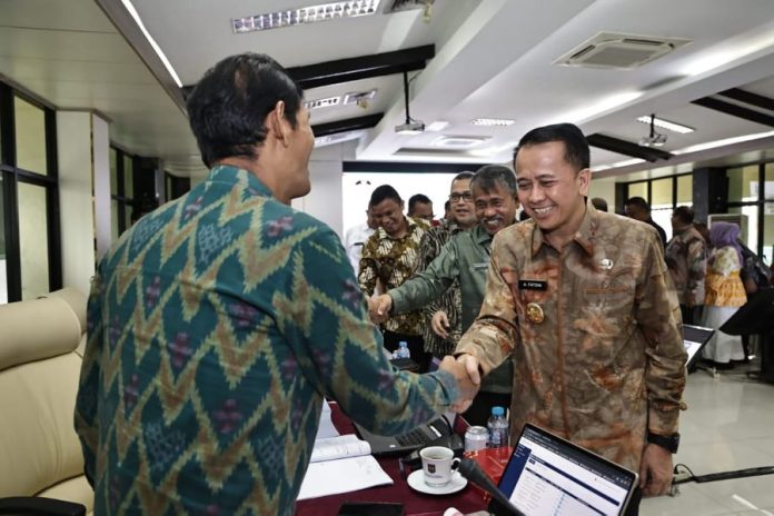 Agus Fatoni saat melaporkan kinerjanya ke Kemendagri