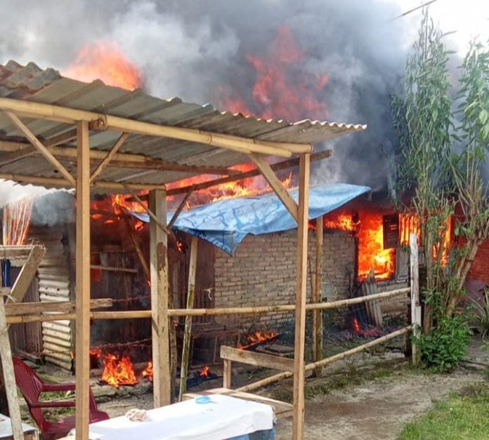 Kebakaran sebuah rumah di Tanah Jawa