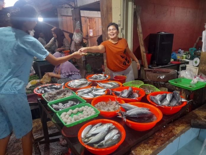 Pedagang ikan di Pasar Dwikora Pematangsiantar