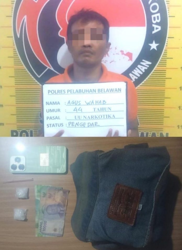 Tersangka Agus Wahab saat diamankan oleh Sat Narkoba Polres Pelabuhan Belawan.